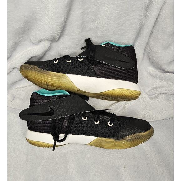 Nike Kyrie 2 Child Kids Skateboarding Shoes Black Jade Skulls Size 11C - Picture 4 of 8